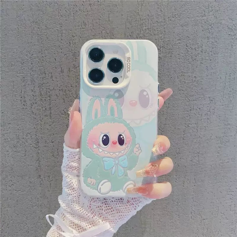 Roztomilý obal na iPhone s kartonovým Labubu