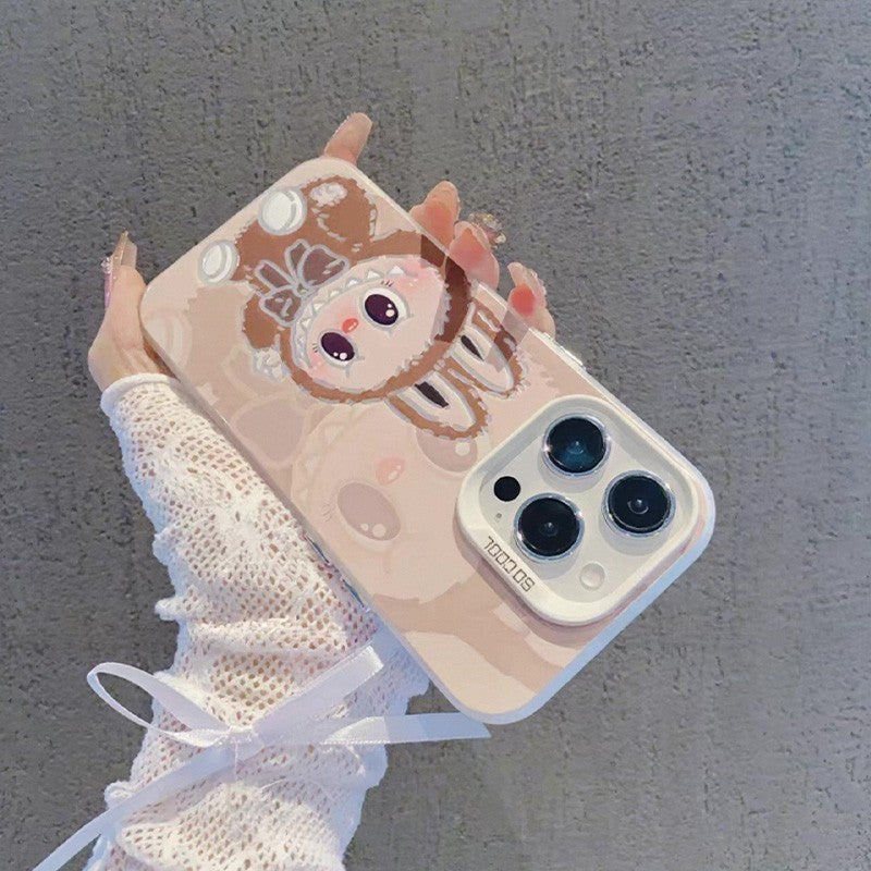 Roztomilý obal na iPhone s kartonovým Labubu