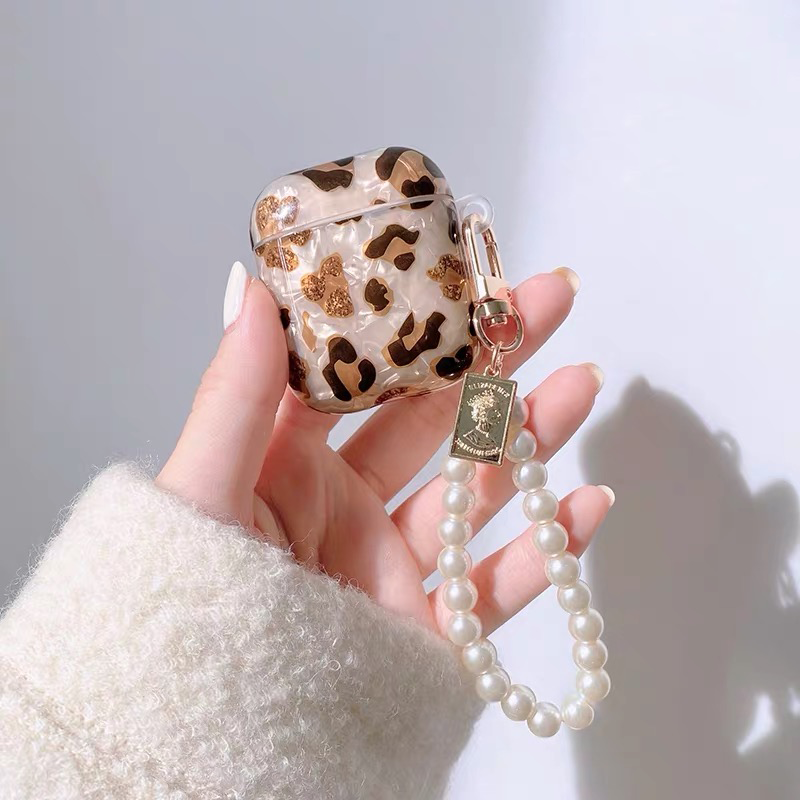 Luxusní pouzdro na AirPods s leopardím vzorem a perlovým řetízkem