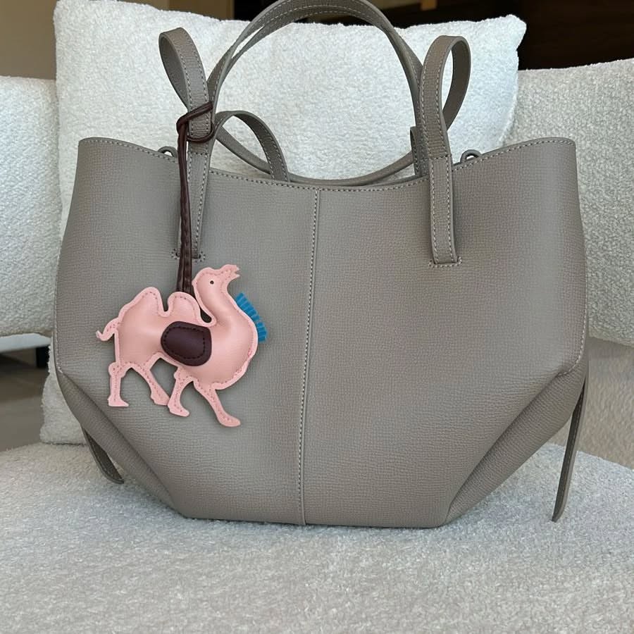 Růžová kamélie přívěsek