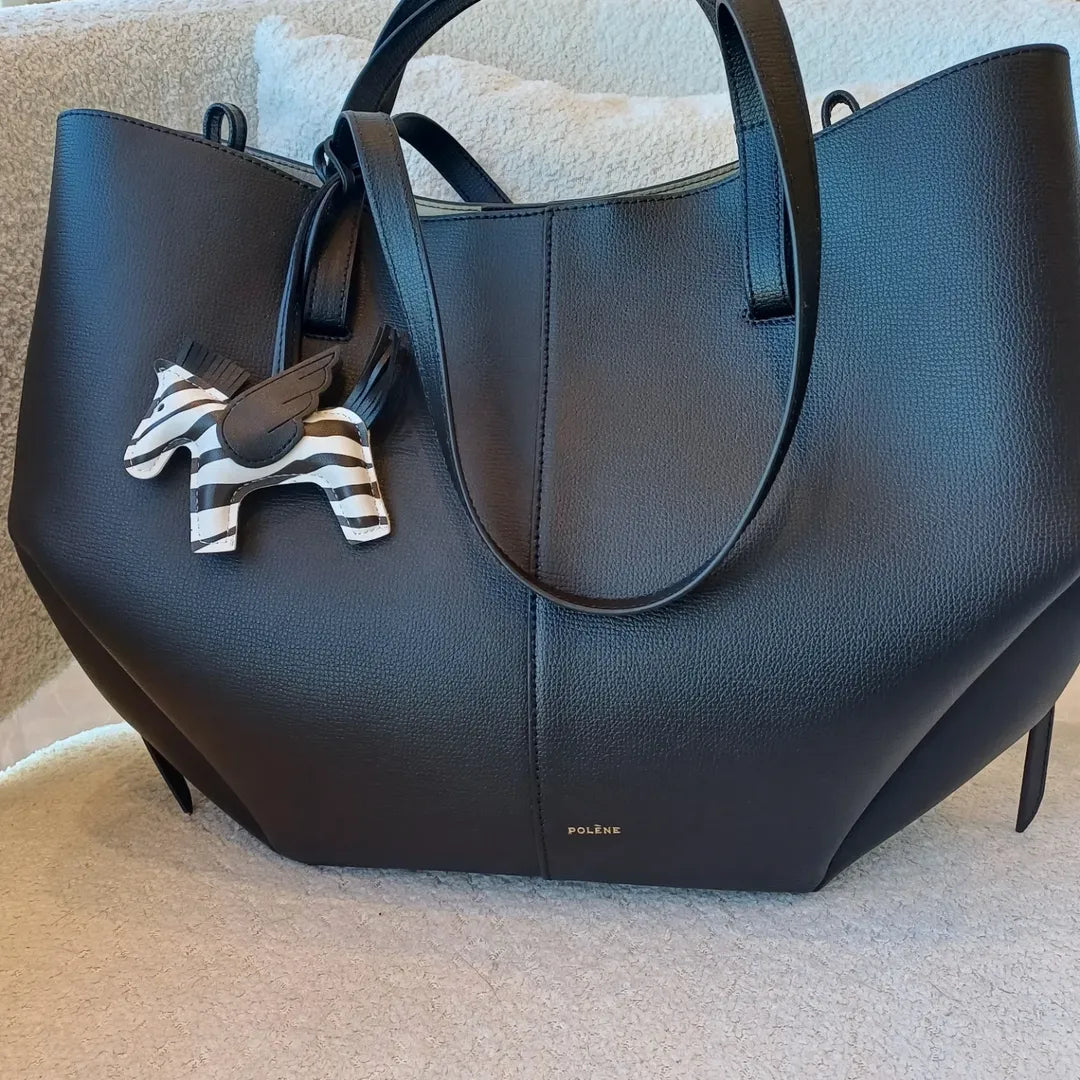 Přívěsek s koněm ve vzduchu – zebra