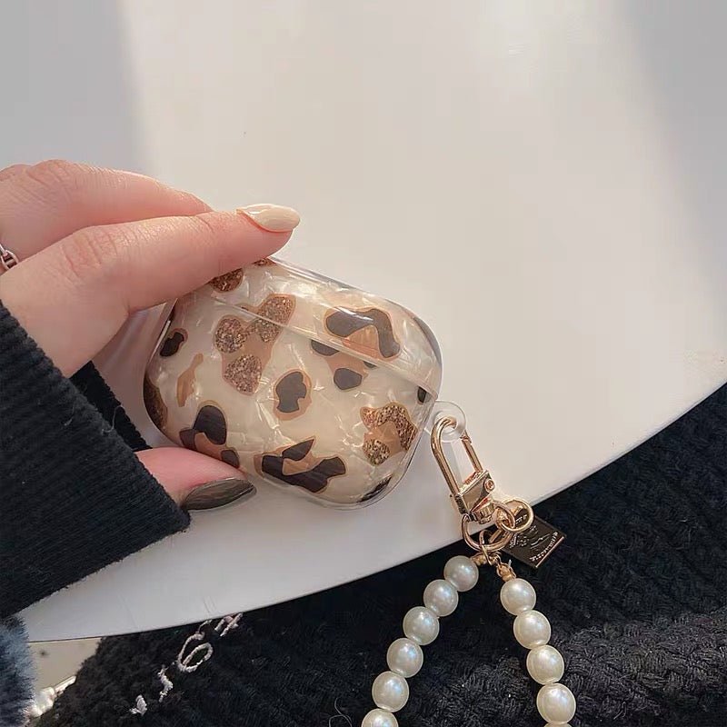 Luxusní pouzdro na AirPods s leopardím vzorem a perlovým řetízkem