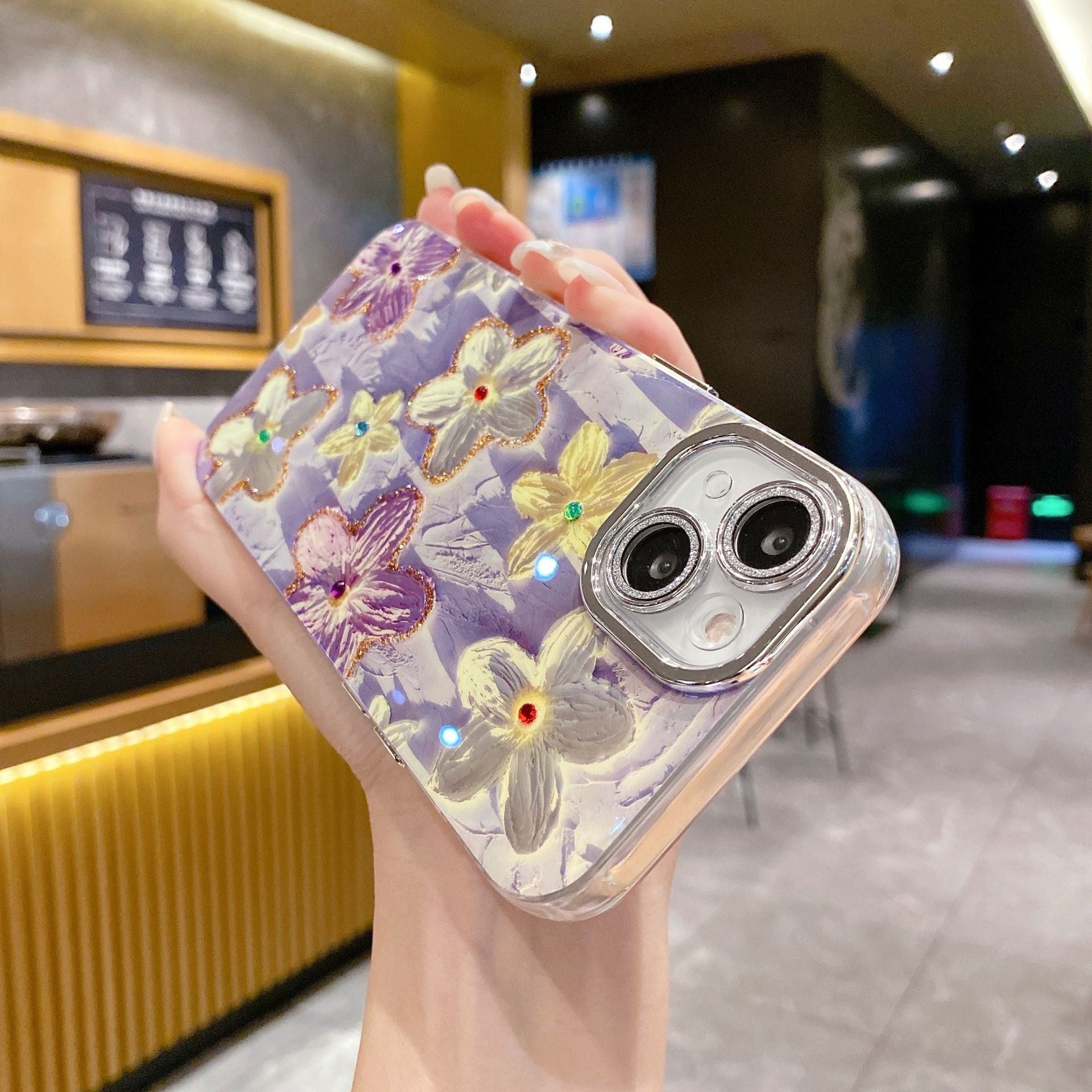 Fialové květiny květinový obal na iPhone s ochranným krytem čočky ze šneku