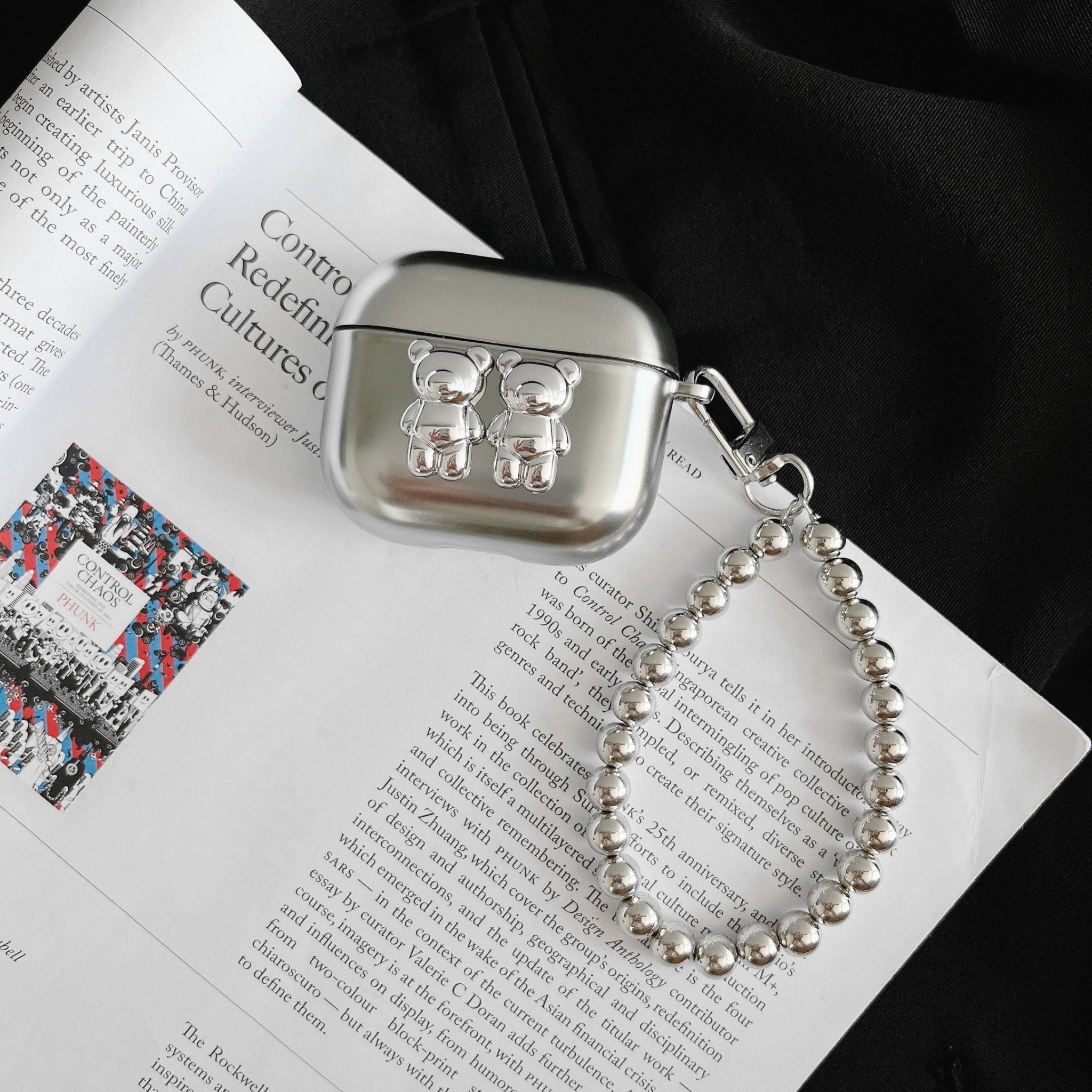 Stříbrný tarpík na AirPods ve tvaru medvídka s klíčenkou