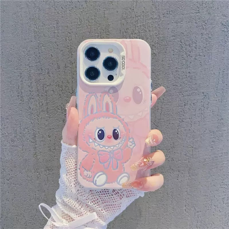 Roztomilý obal na iPhone s kartonovým Labubu