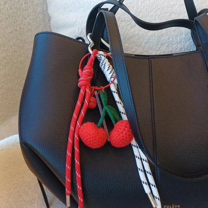 Jahodový přívěsek – červená/bílá