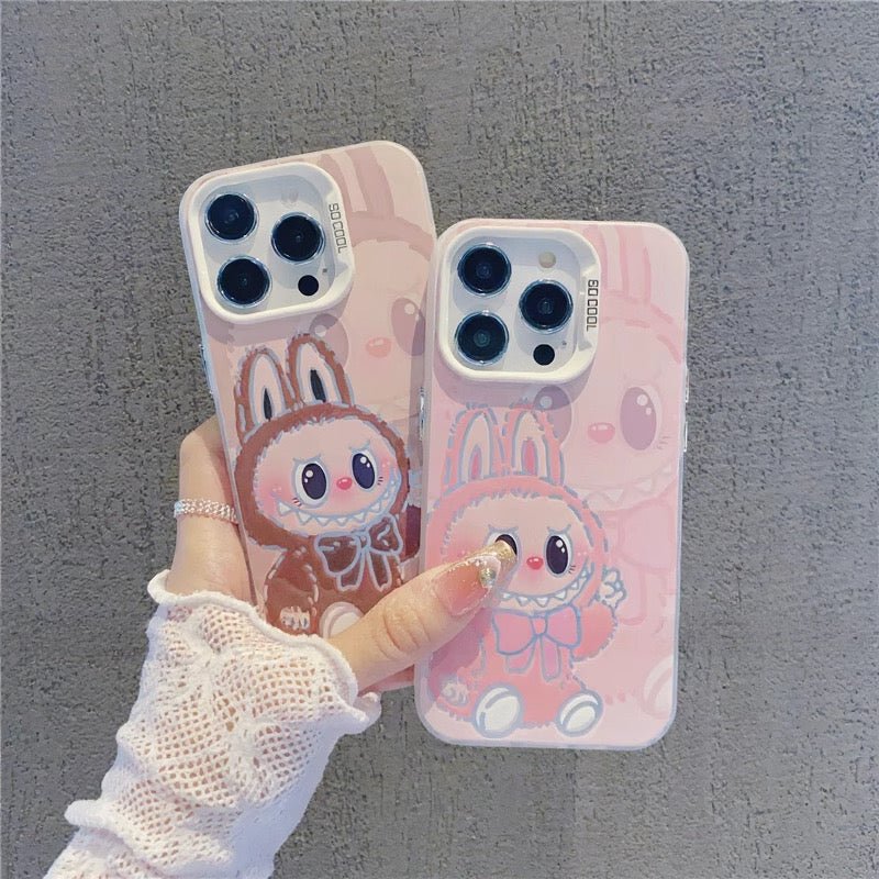 Roztomilý obal na iPhone s kartonovým Labubu