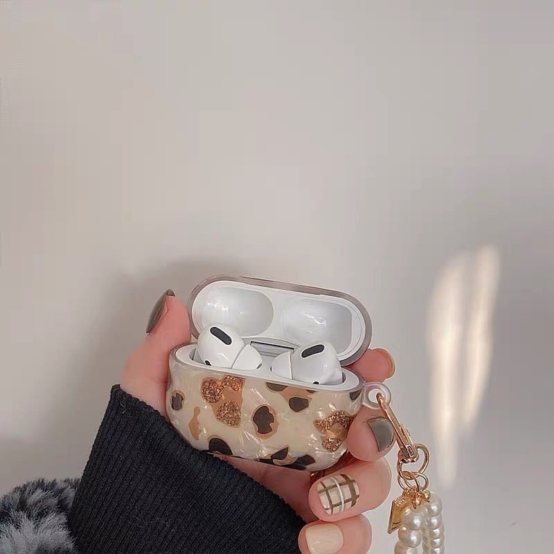 Luxusní pouzdro na AirPods s leopardím vzorem a perlovým řetízkem