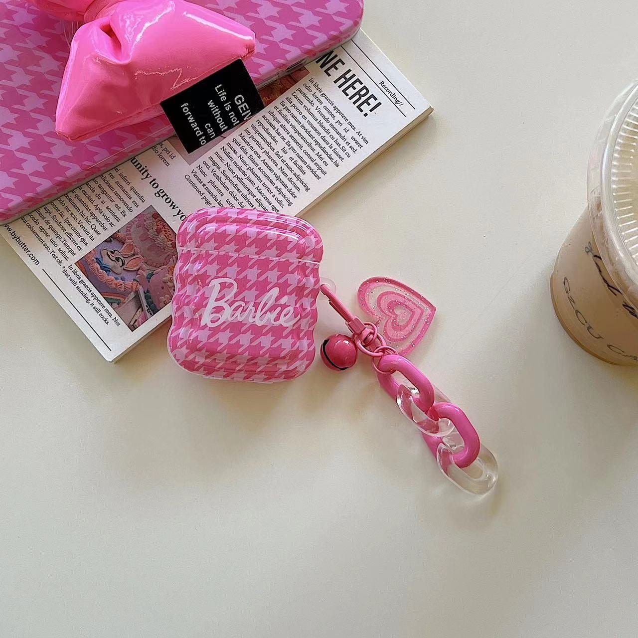 Růžový kryt na AirPods pro miminka