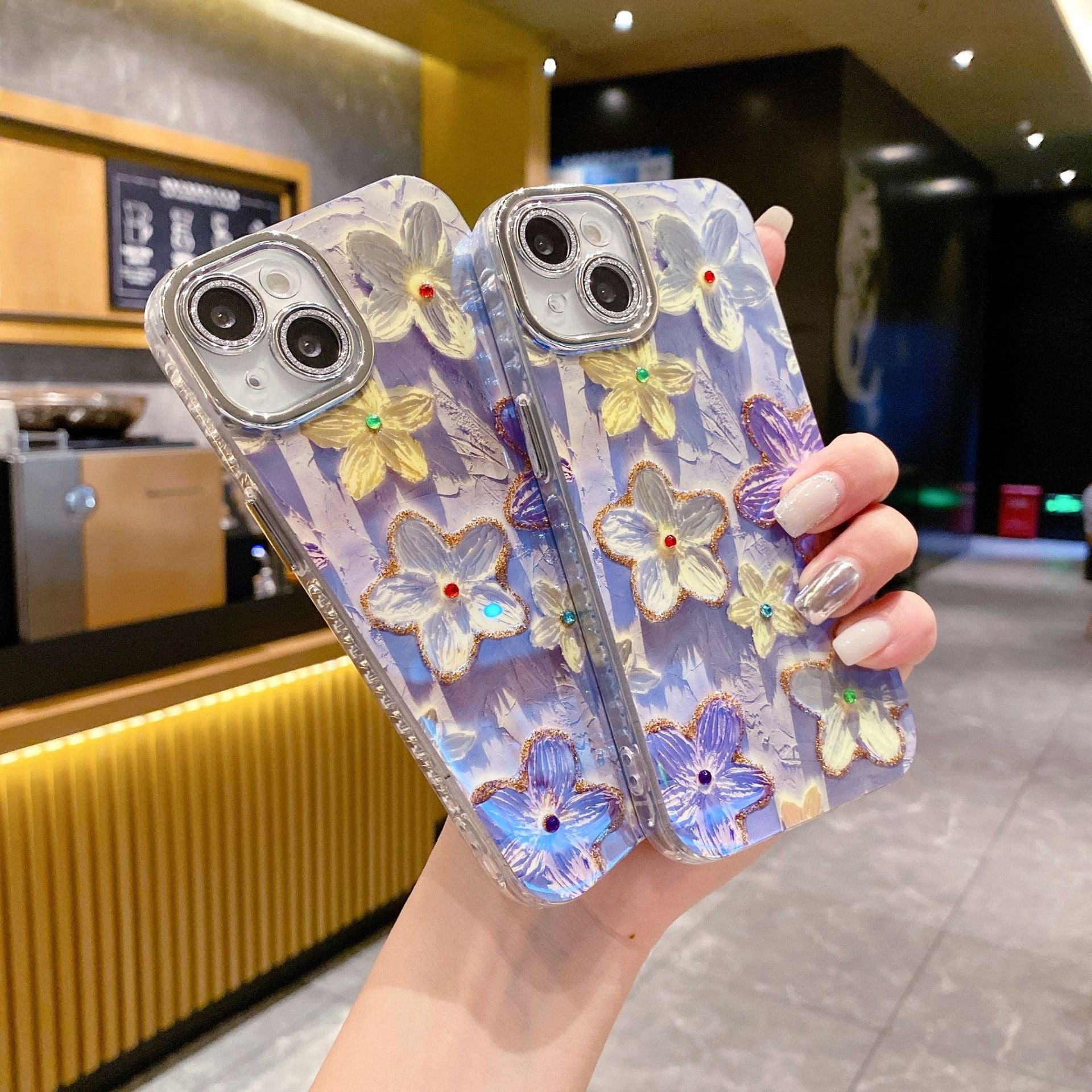 Fialové květiny květinový obal na iPhone s ochranným krytem čočky ze šneku