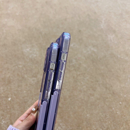 Fialové květiny na ochranném krytu iPhone s stojánkem