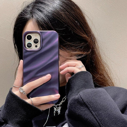 Fialová chromová ripplesí ochranný kryt na iPhone