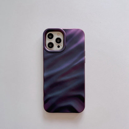 Fialová chromová ripplesí ochranný kryt na iPhone