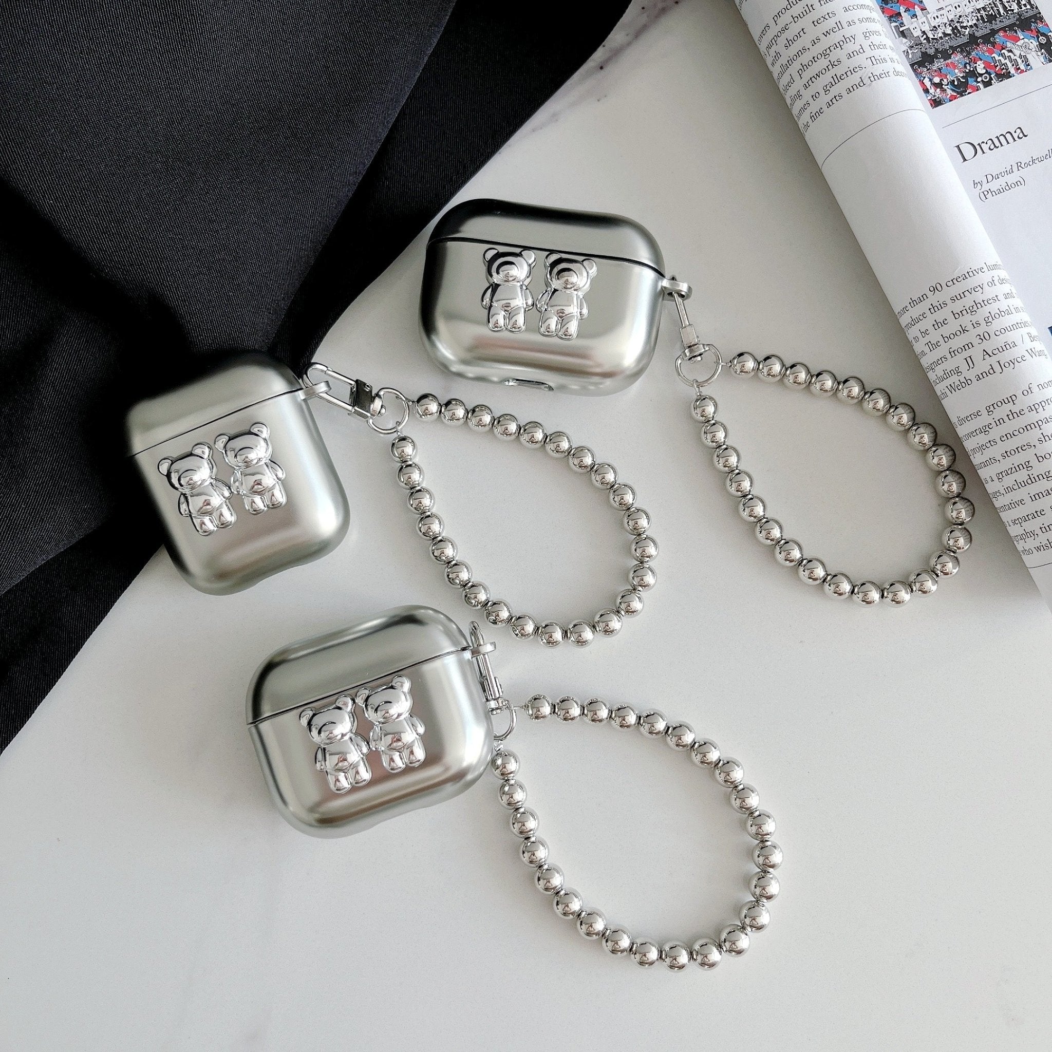 Stříbrný tarpík na AirPods ve tvaru medvídka s klíčenkou