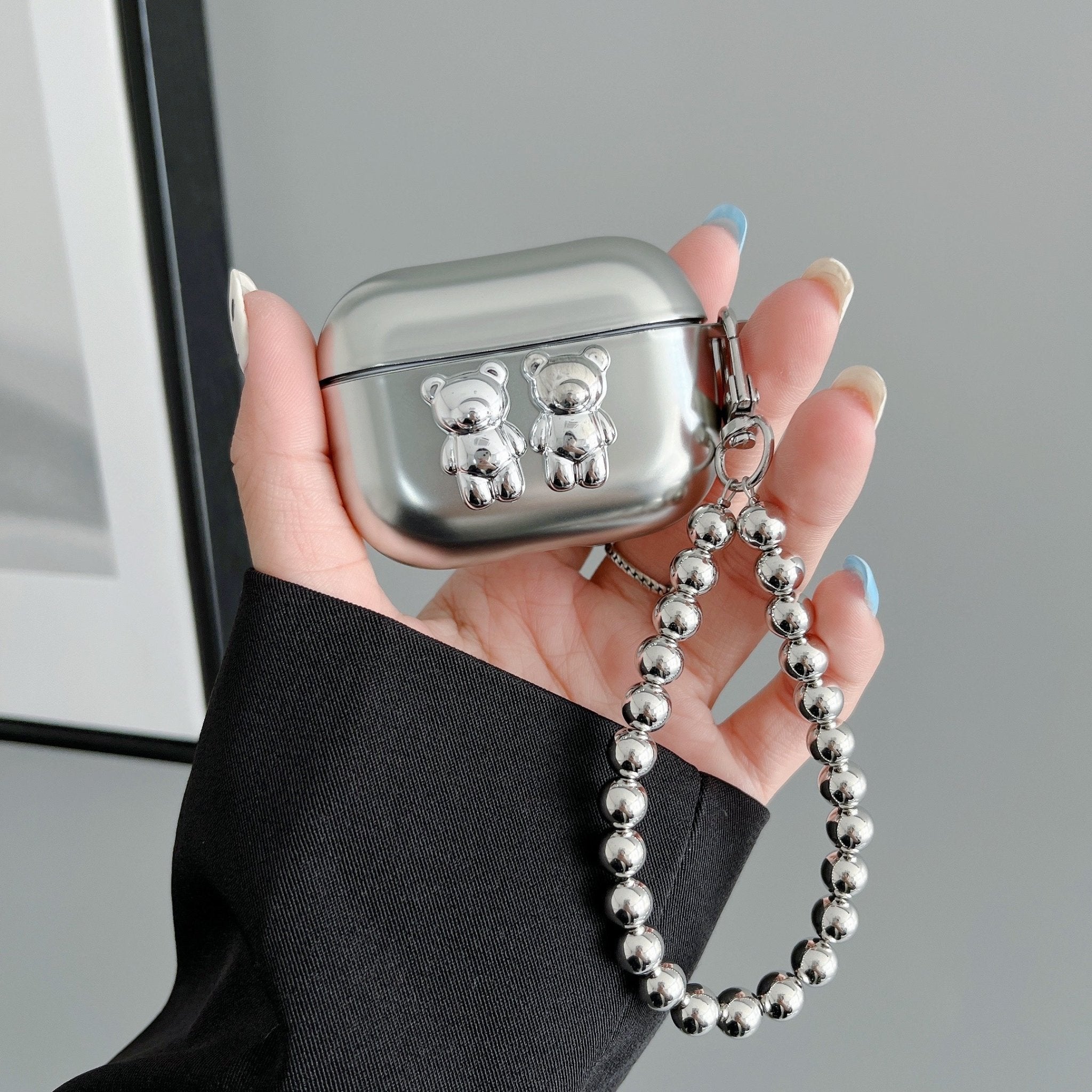 Stříbrný tarpík na AirPods ve tvaru medvídka s klíčenkou